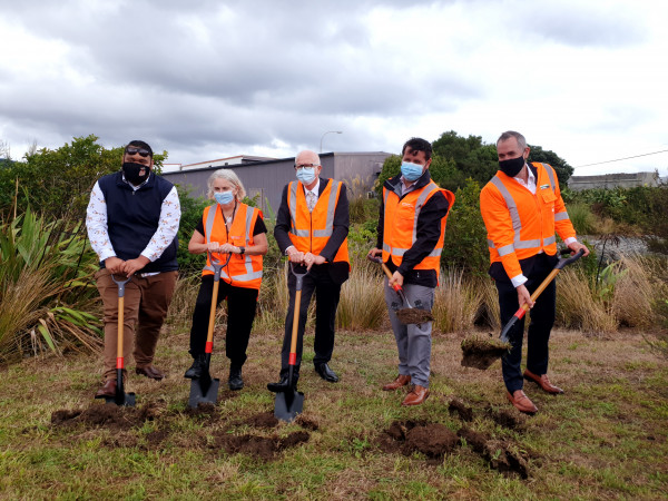 The first sod was turned today to mark the start of work on the Barber Grove to Seaview Wastewater Treatment Plant Pipe Duplication Project.